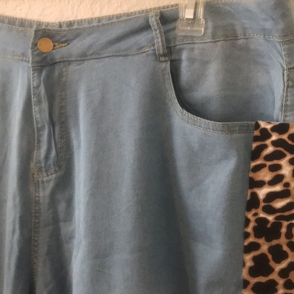 デニム・ジーパン Leopard Print Jeans Leopard Print Denim Wide Leg Jean | boohoo CA